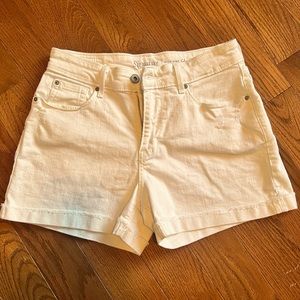 Levi’s Signature shorts. White slightly distressed style. Sz 4.